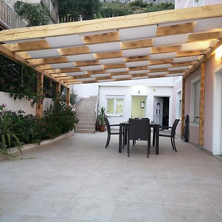 Apartmani Maki Omis Luaran gambar