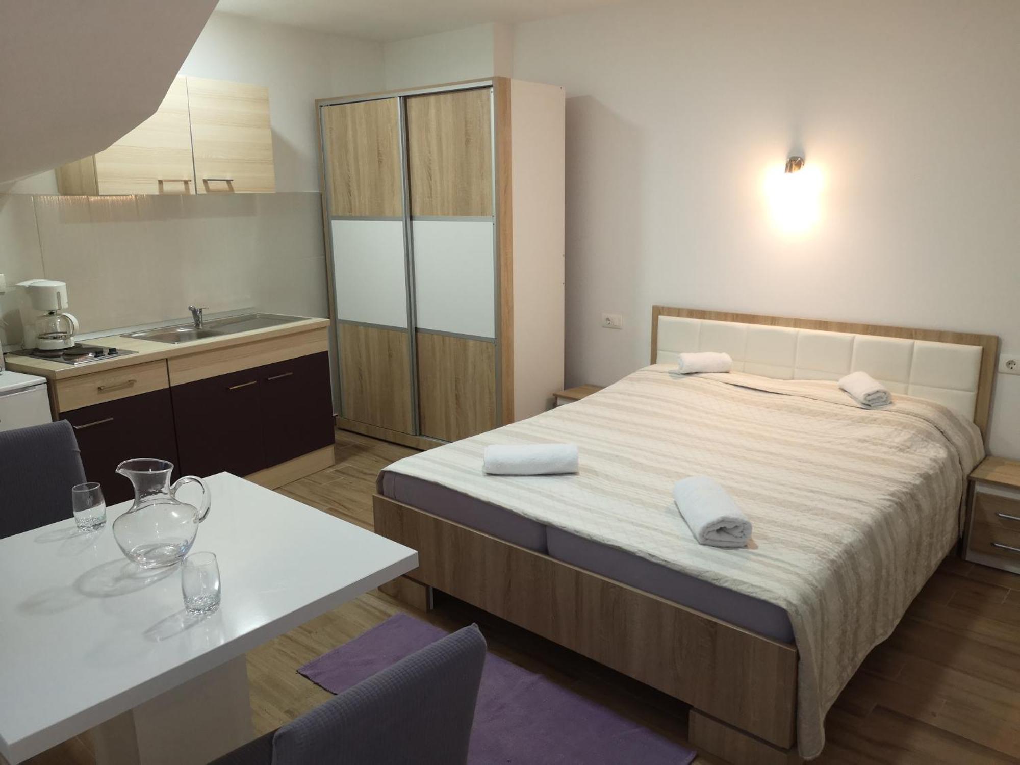 Apartmani Maki Omis Luaran gambar