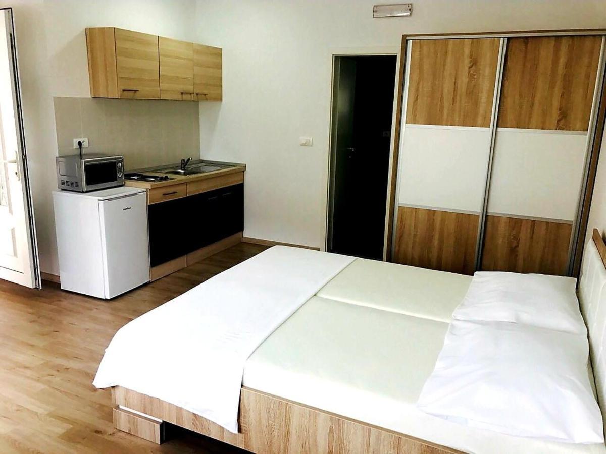 Apartmani Maki Omis Luaran gambar