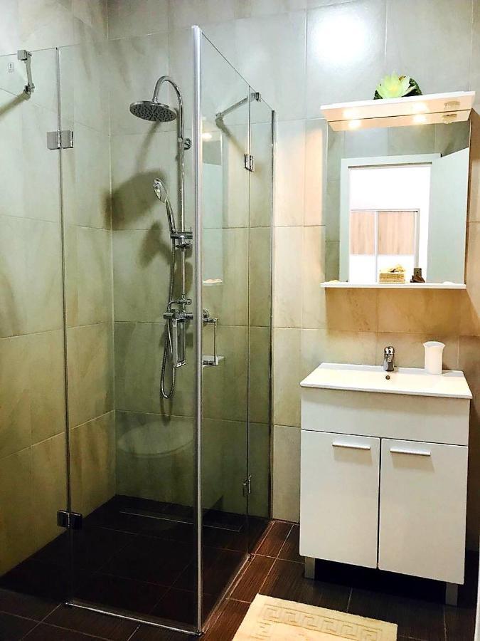 Apartmani Maki Omis Luaran gambar