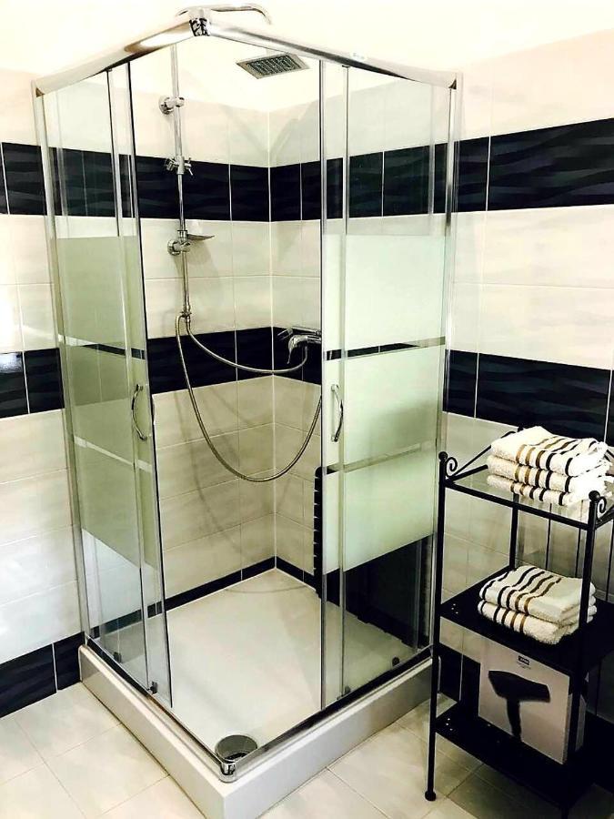 Apartmani Maki Omis Luaran gambar
